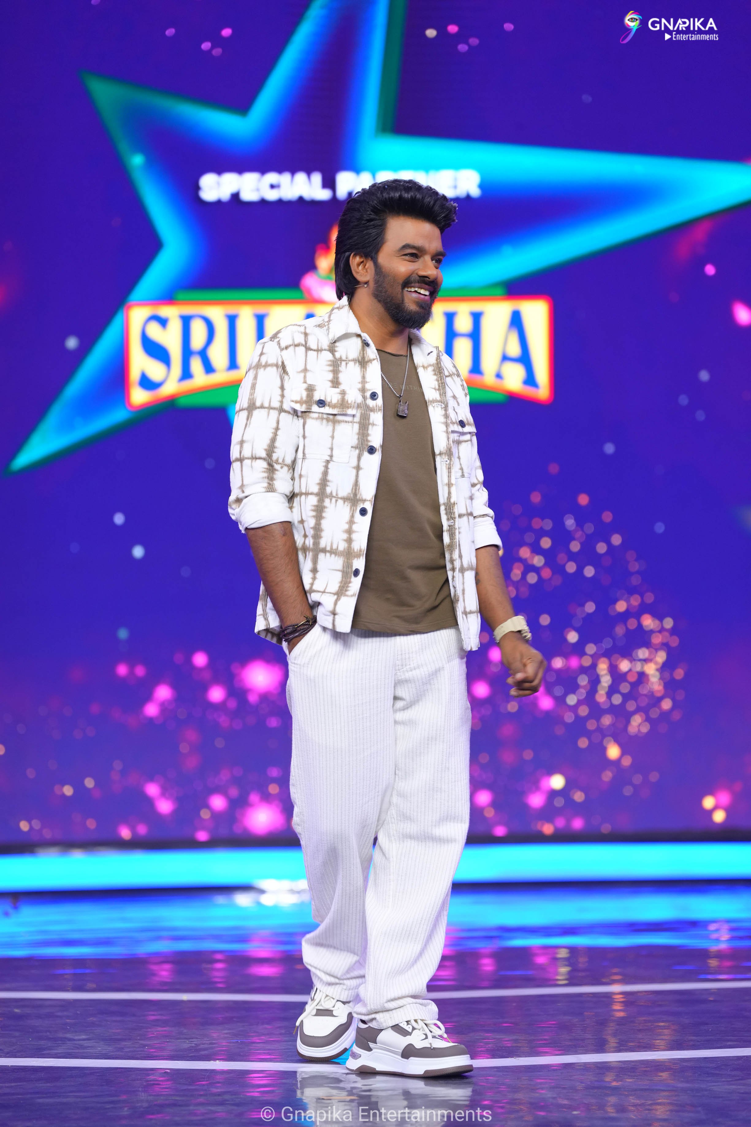 pradeep family stars