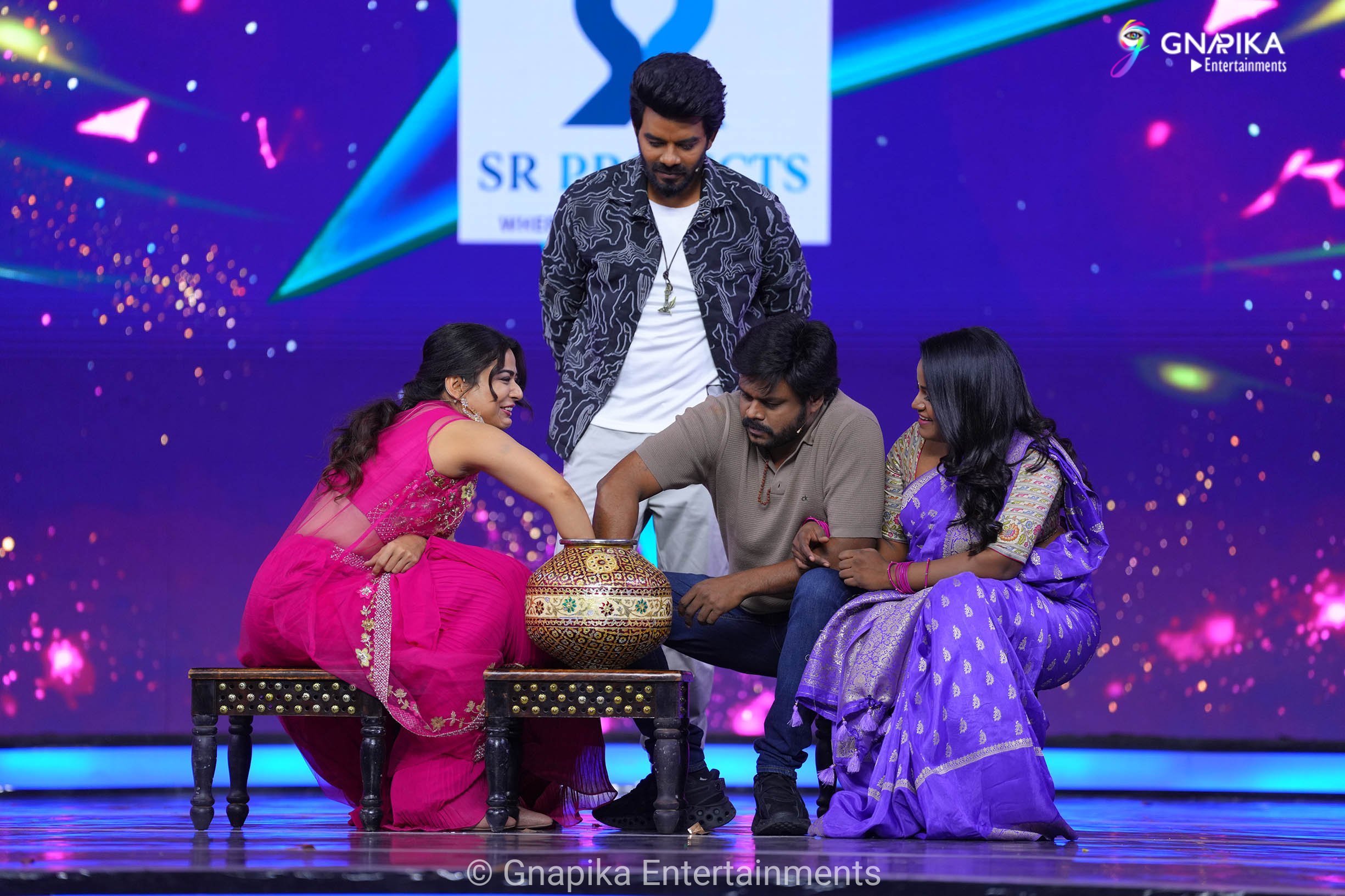 pradeep family stars