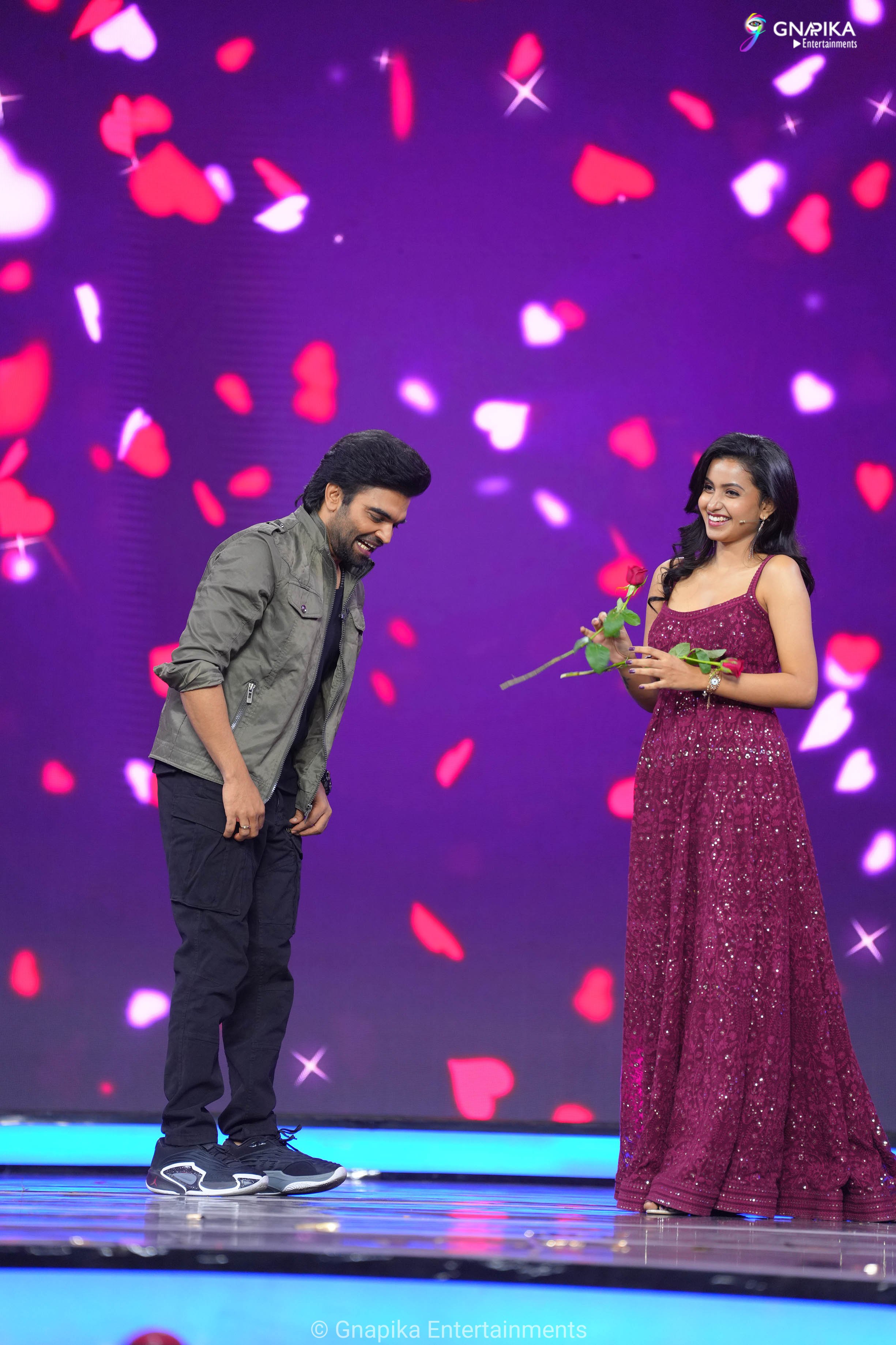 pradeep family stars