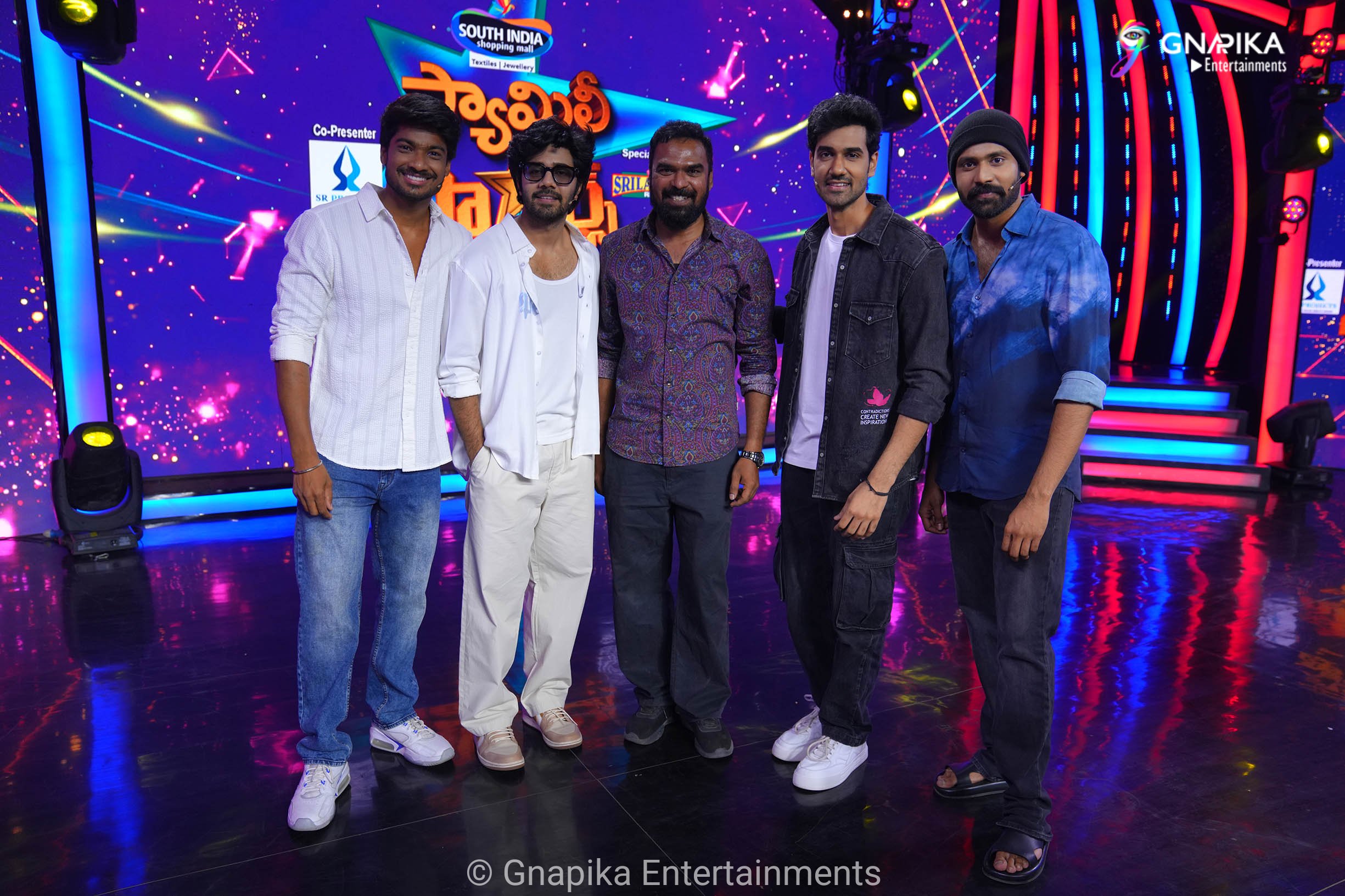 pradeep anchor family stars