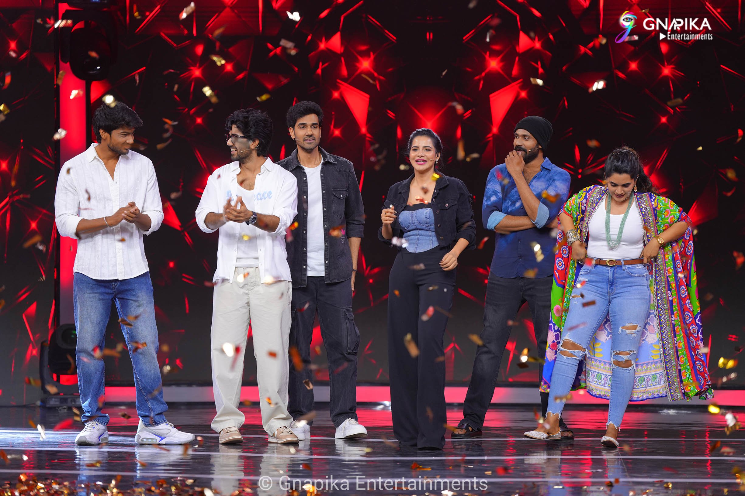 pradeep anchor family stars