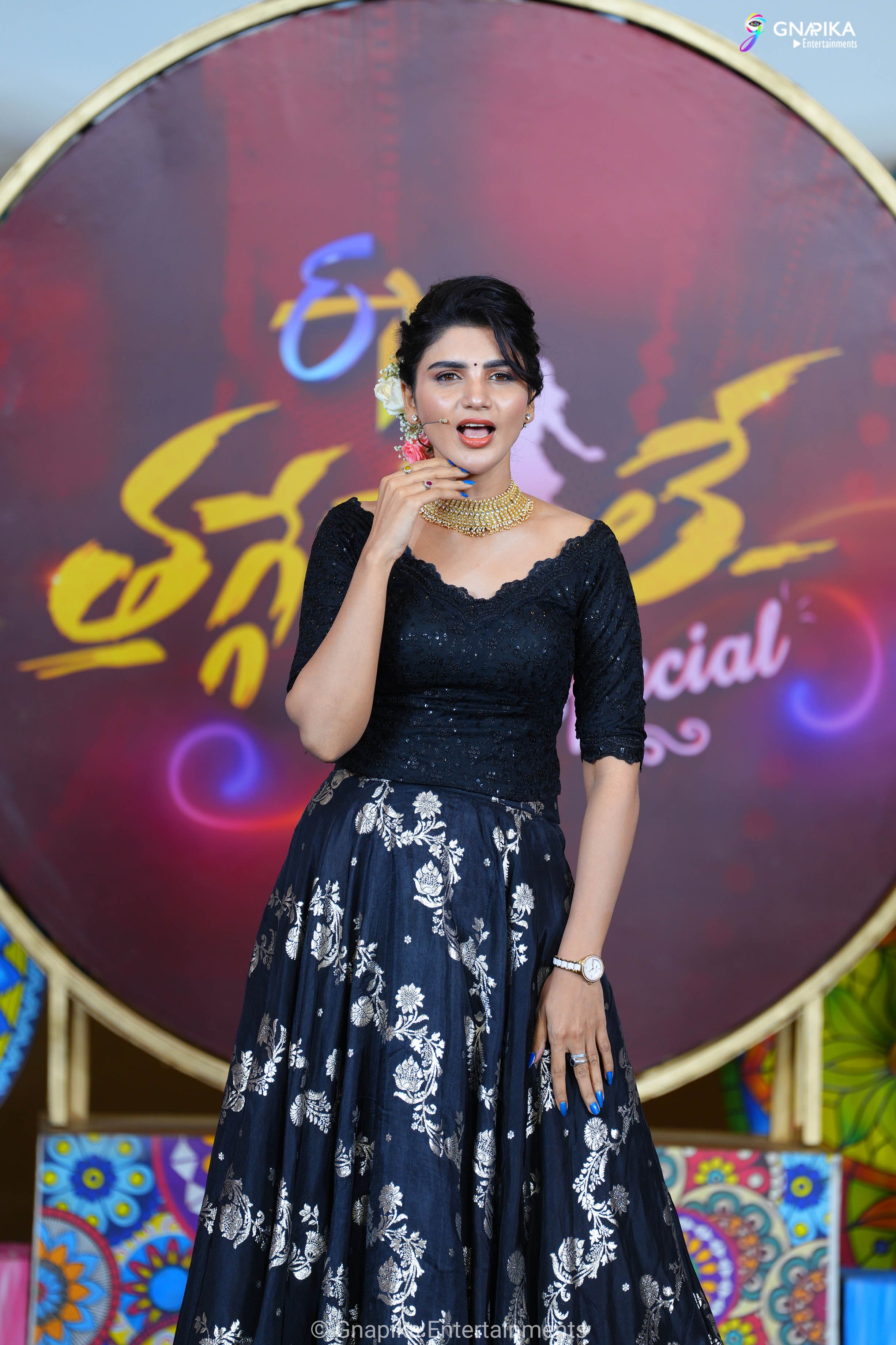 Thaggede le show photos