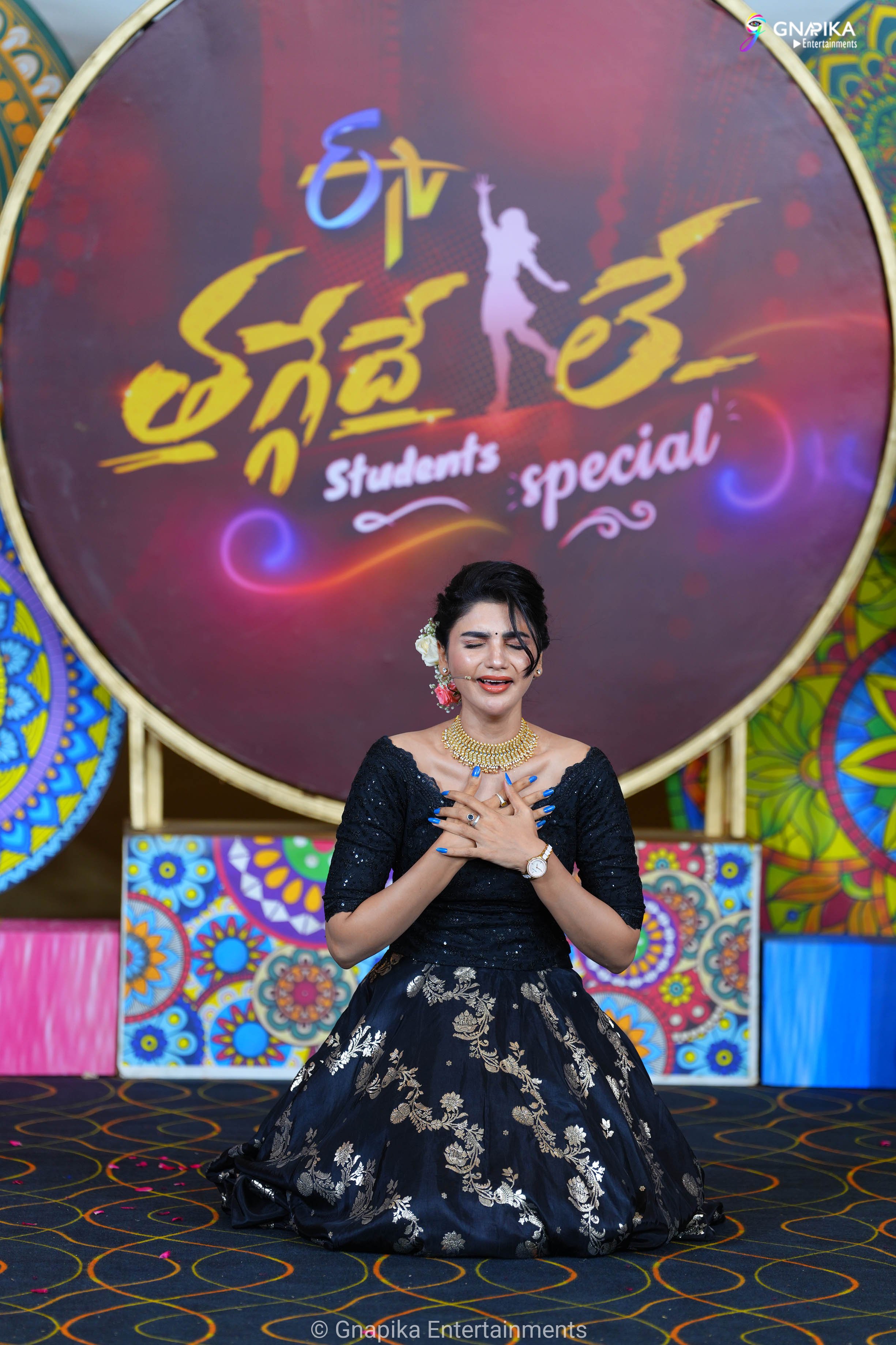 Thaggede le show photos