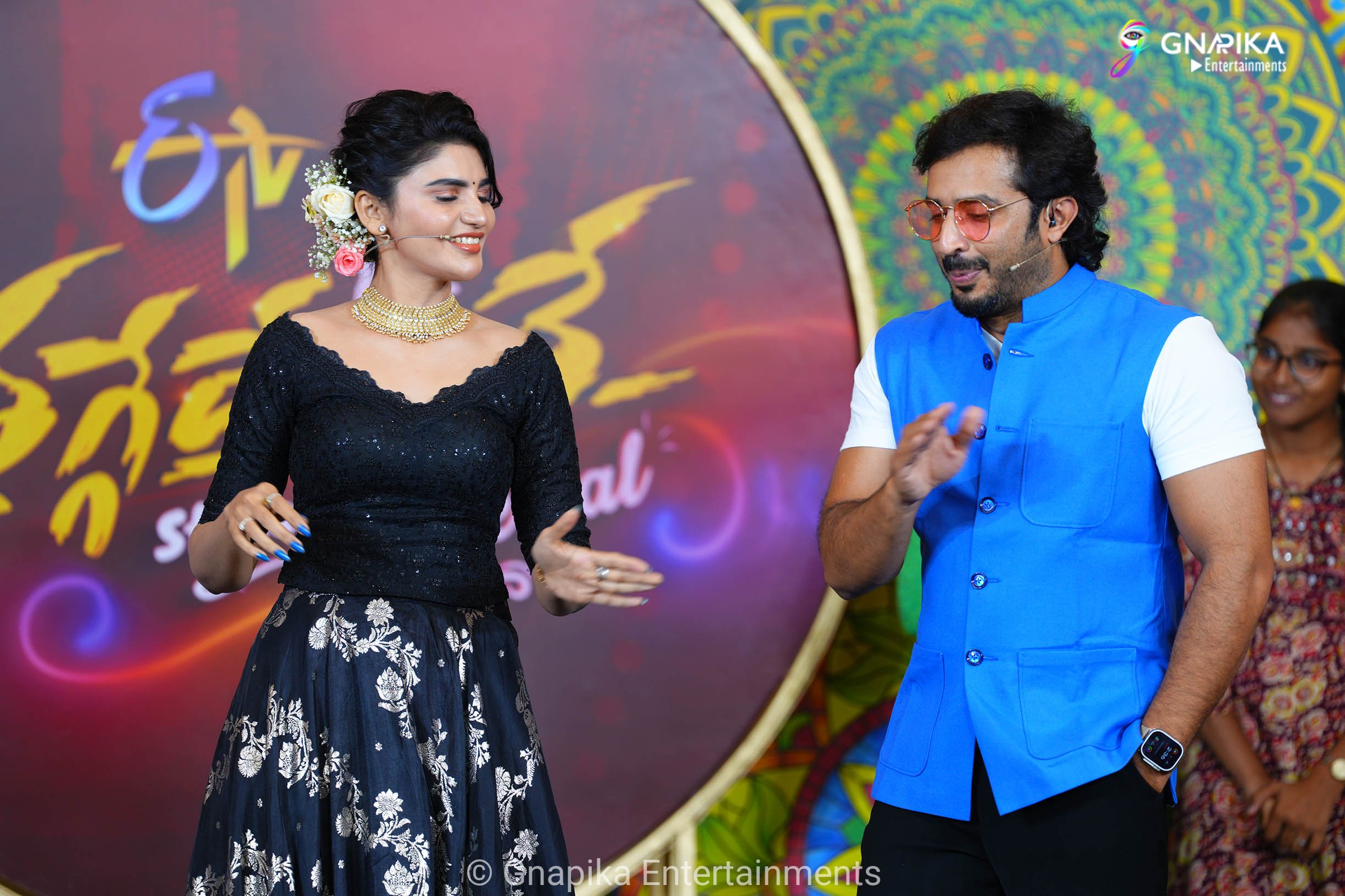 Thaggede le show photos