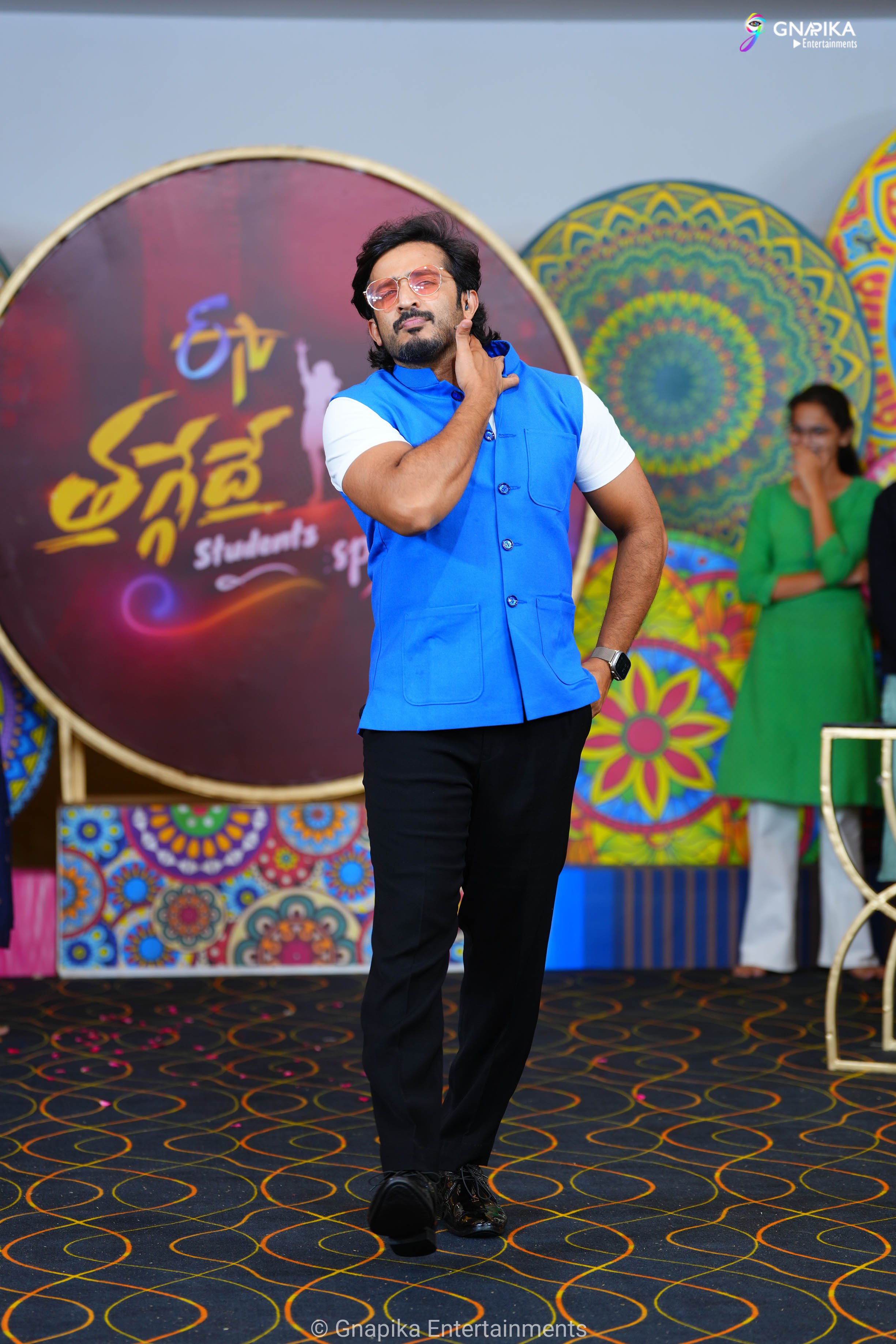 Thaggede le show photos