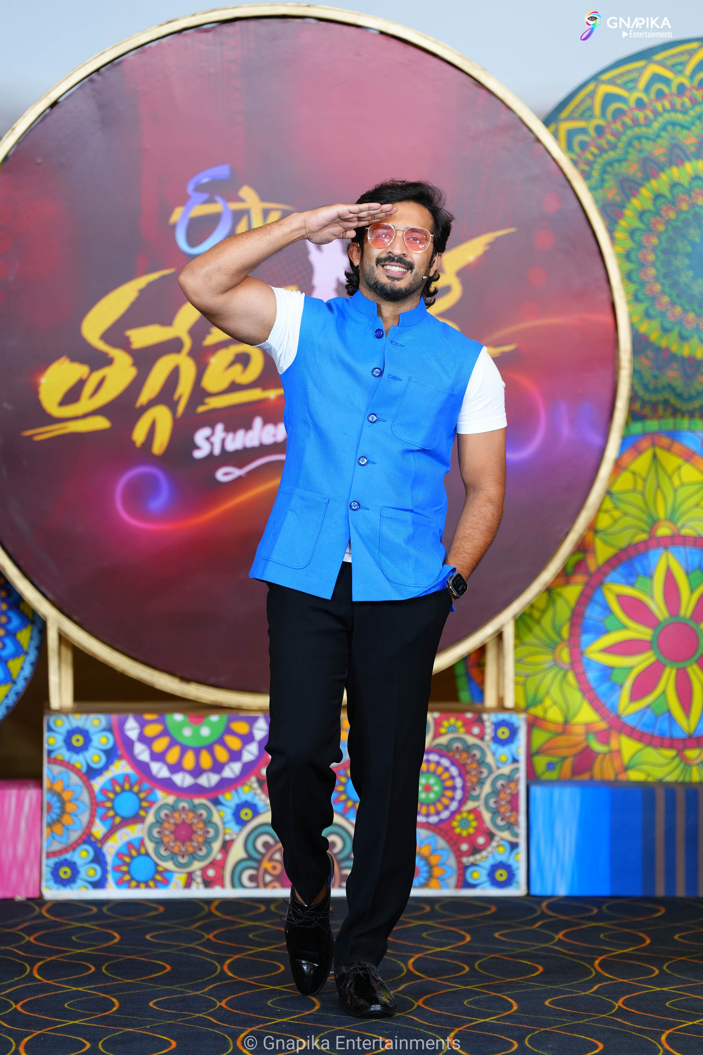 Thaggede le show photos