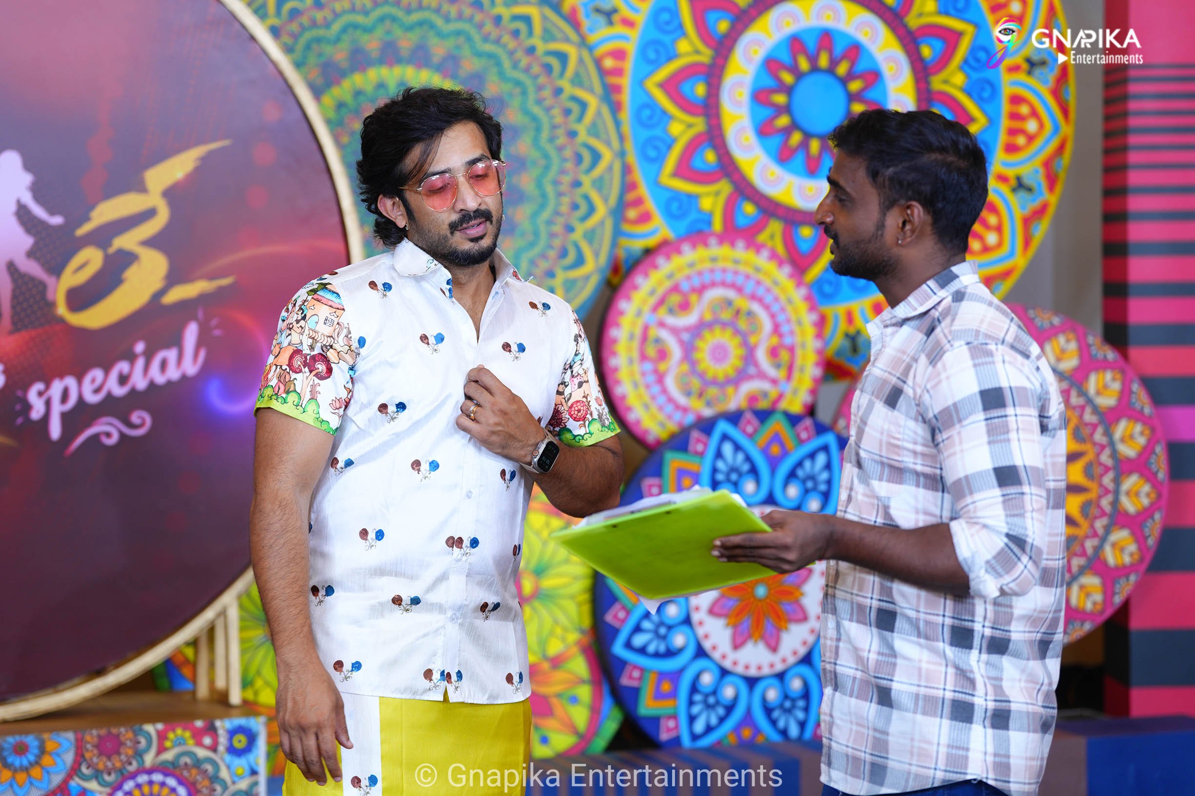 Thaggede le show photos