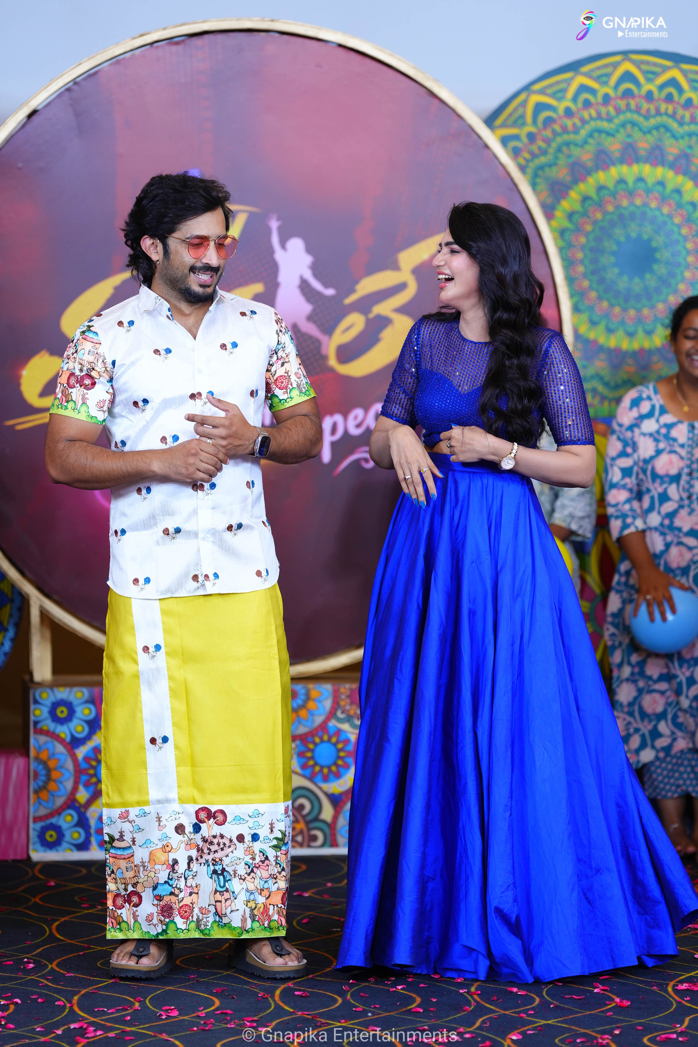 Thaggede le show photos