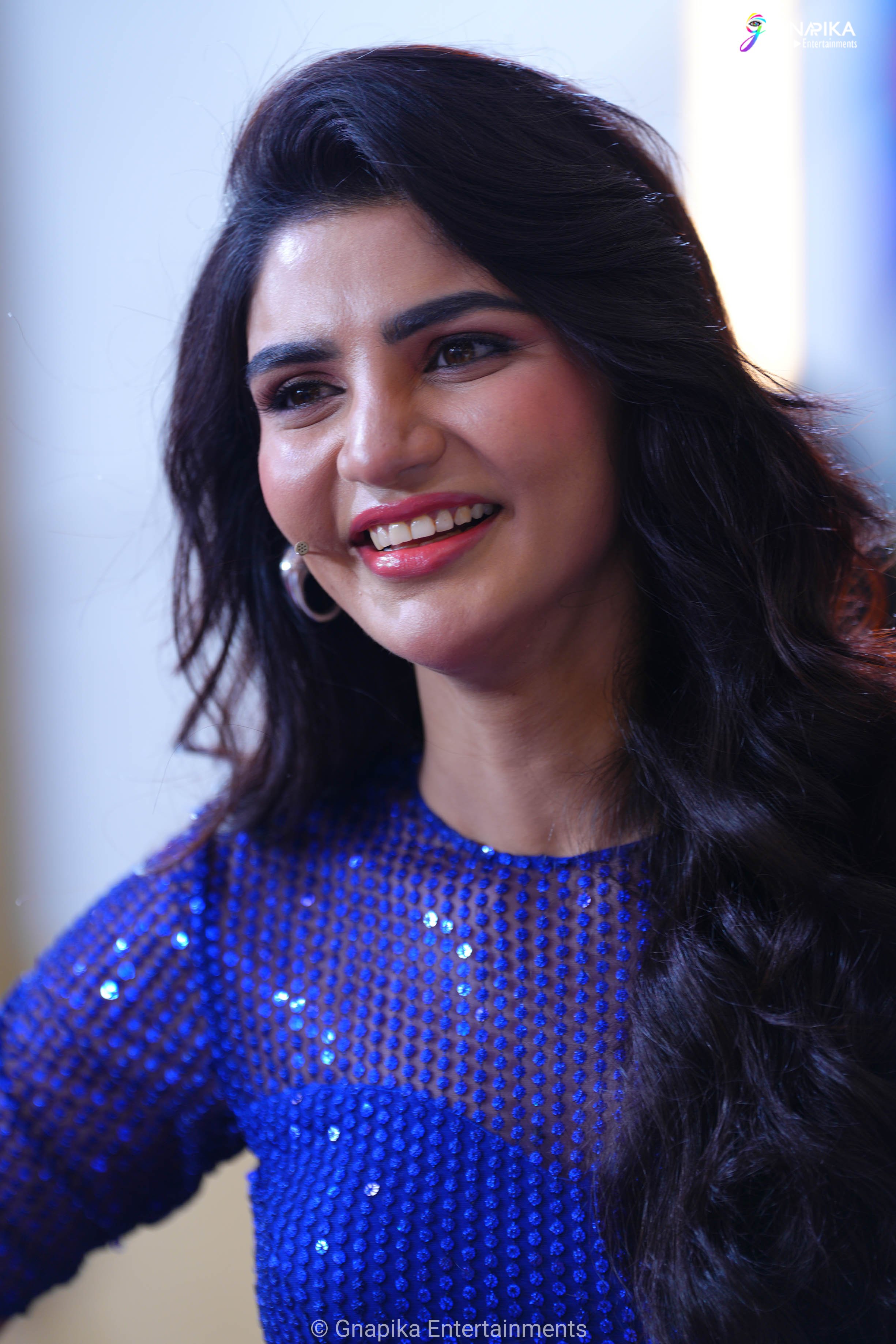 Thaggede le show photos