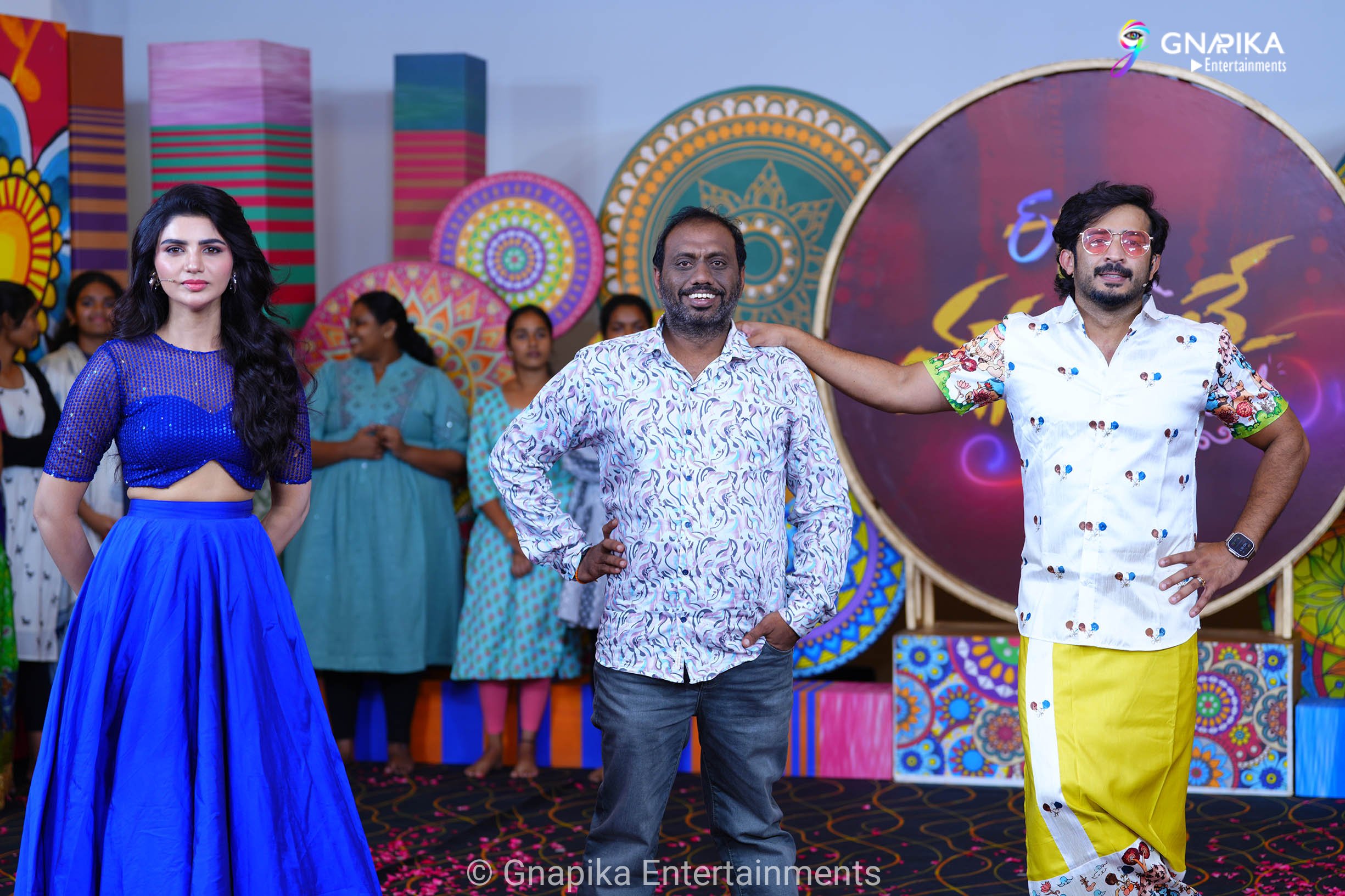 Thaggede le show photos