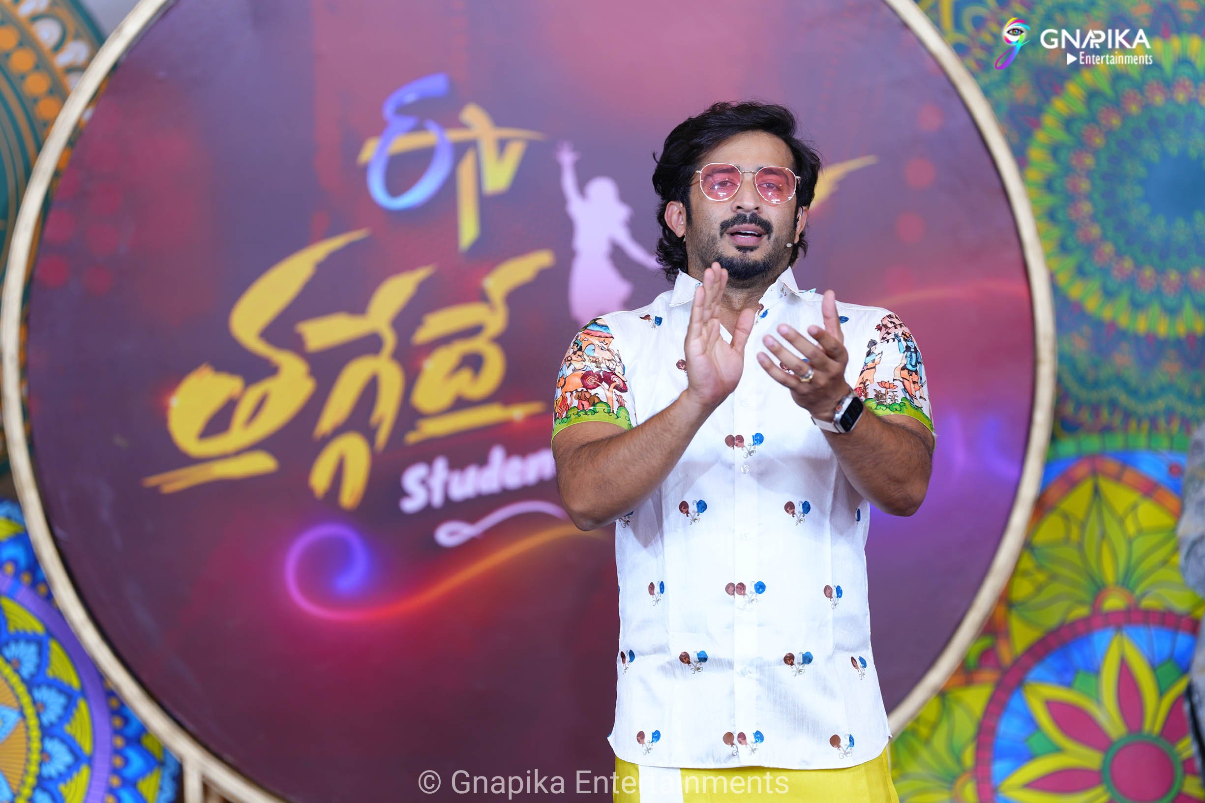 Thaggede le show photos