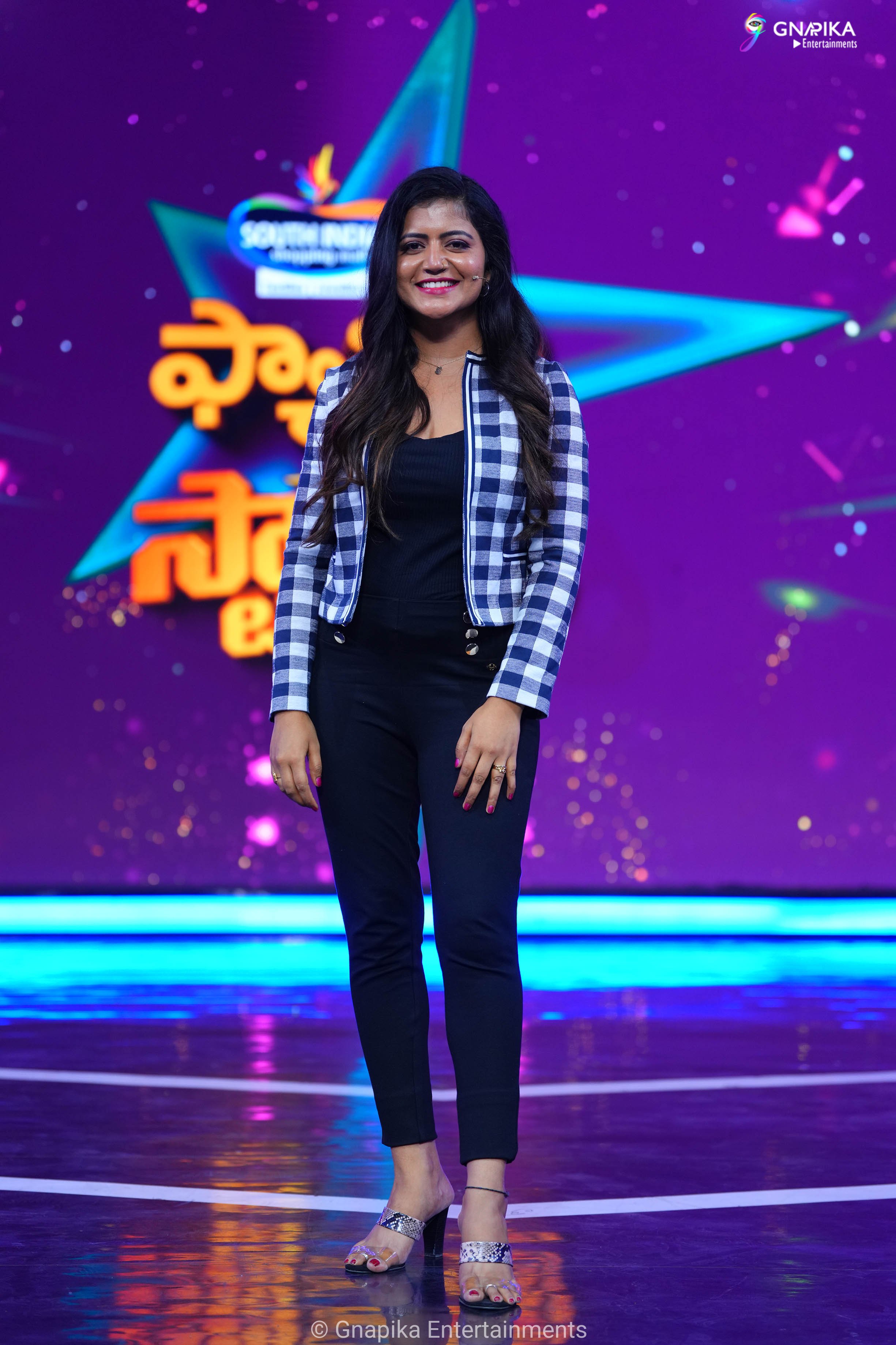 sudheer show latest photos