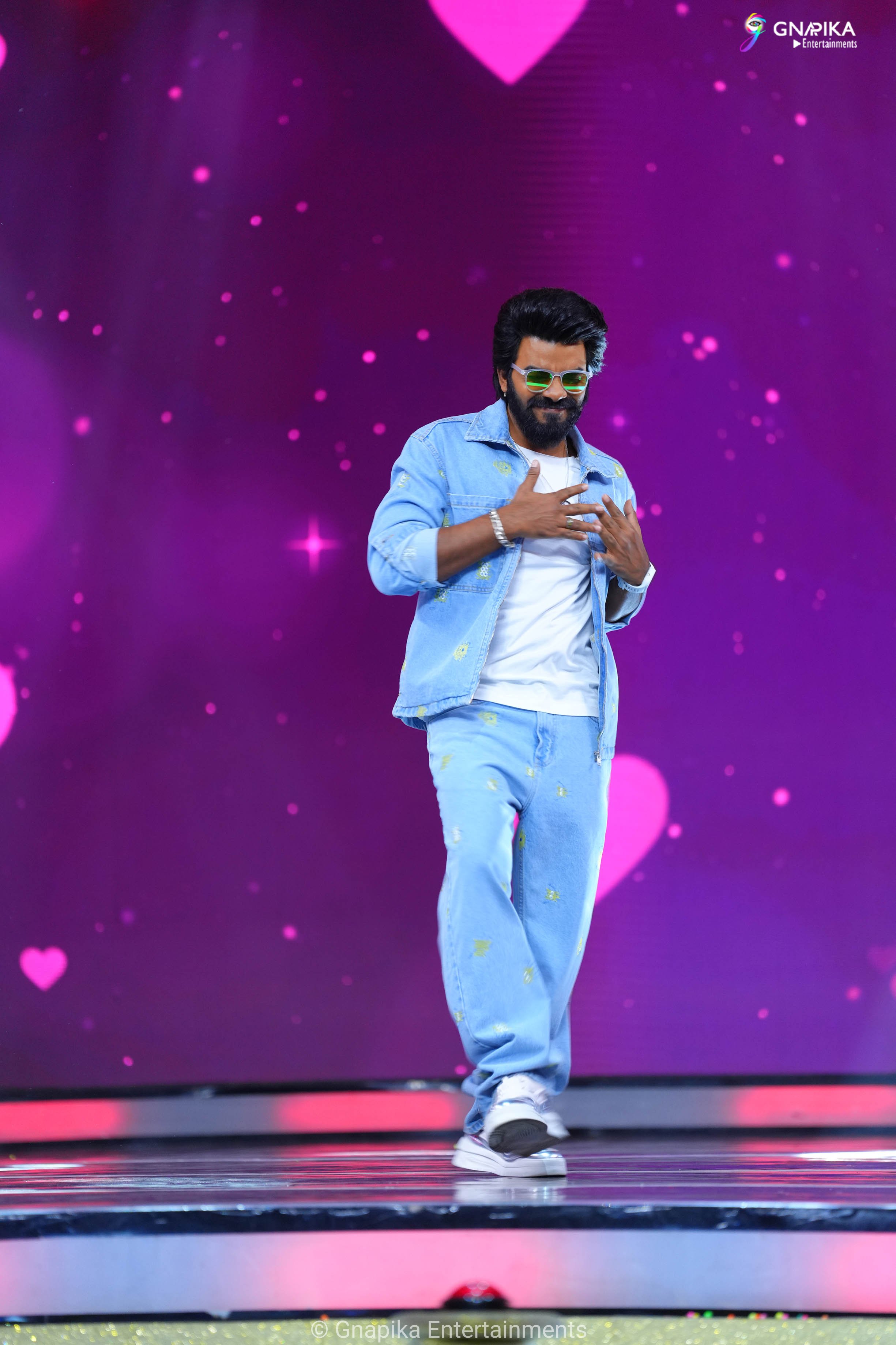 sudheer show latest photos