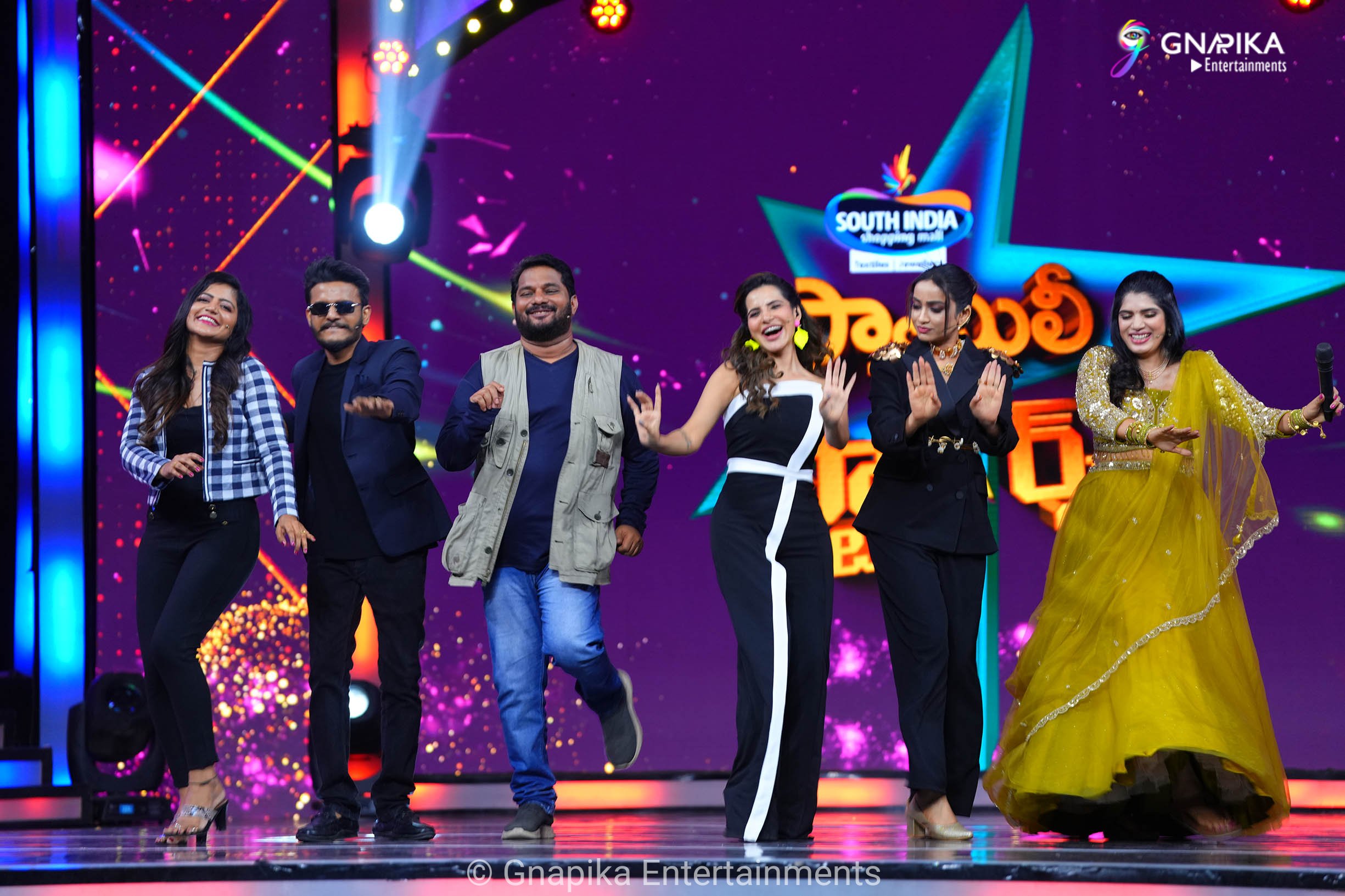 sudheer show latest photos