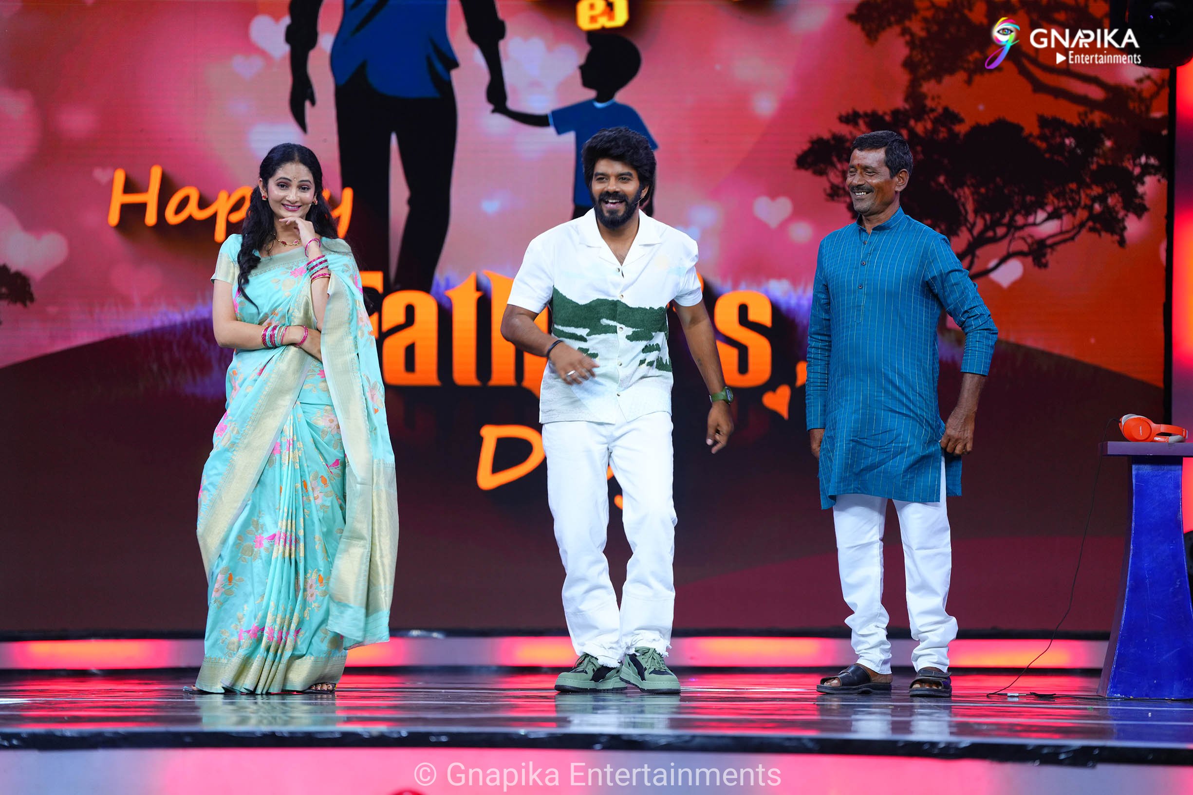Family stars show photo gallery