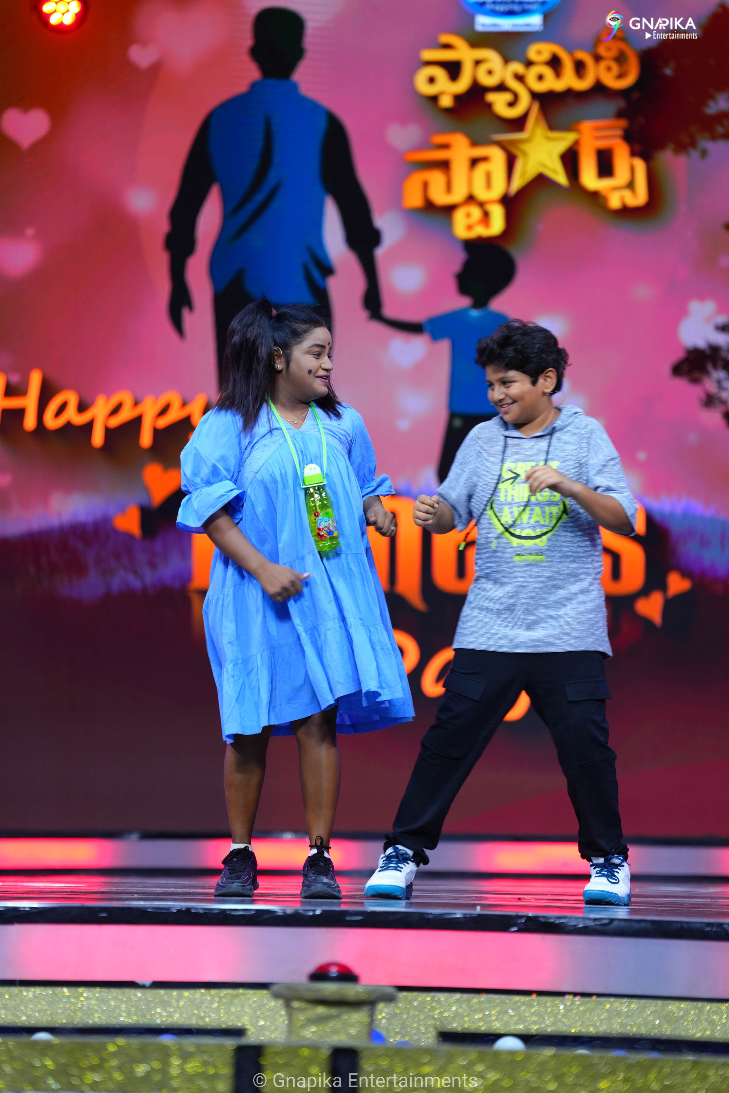 Family stars show photo gallery