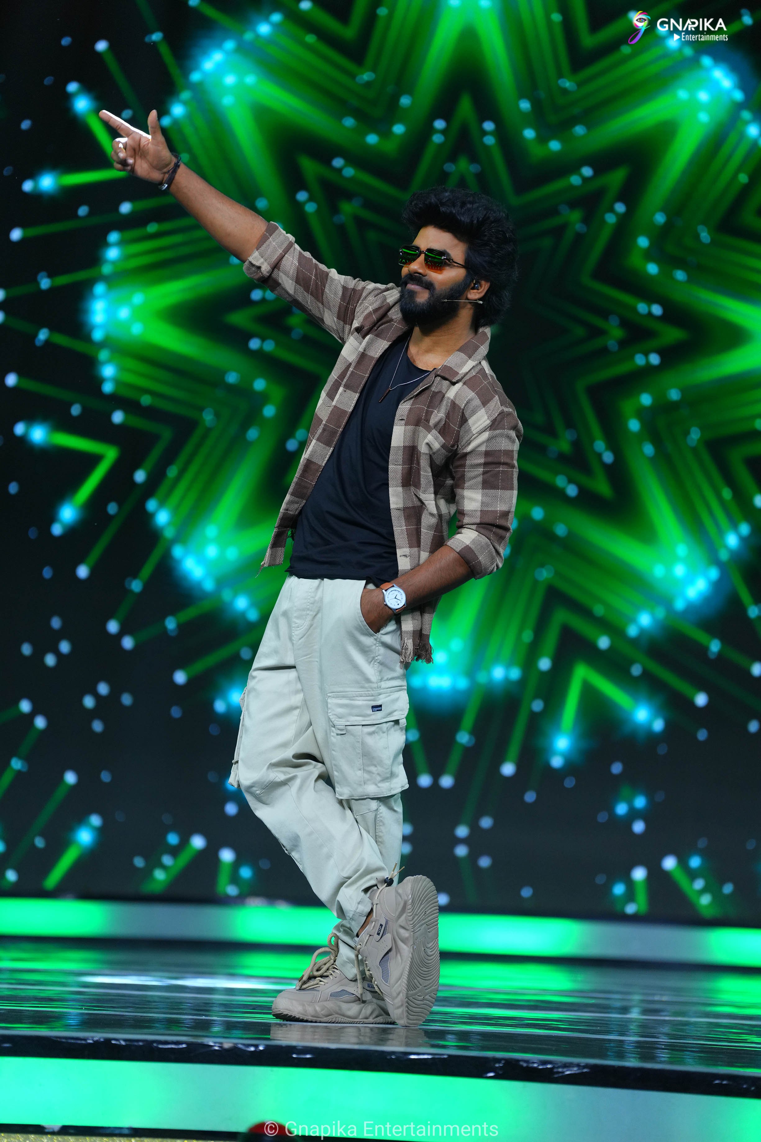 Family stars show photo gallery