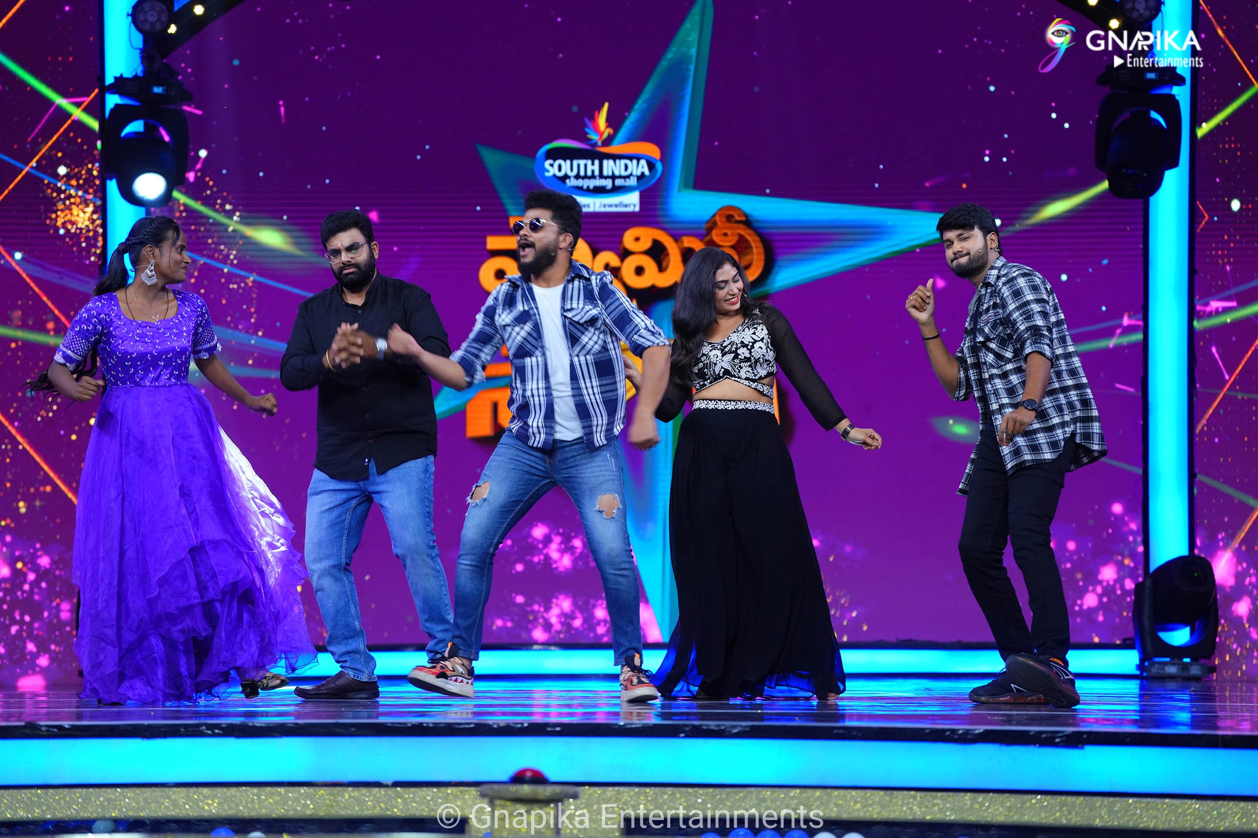 Family stars show photo gallery