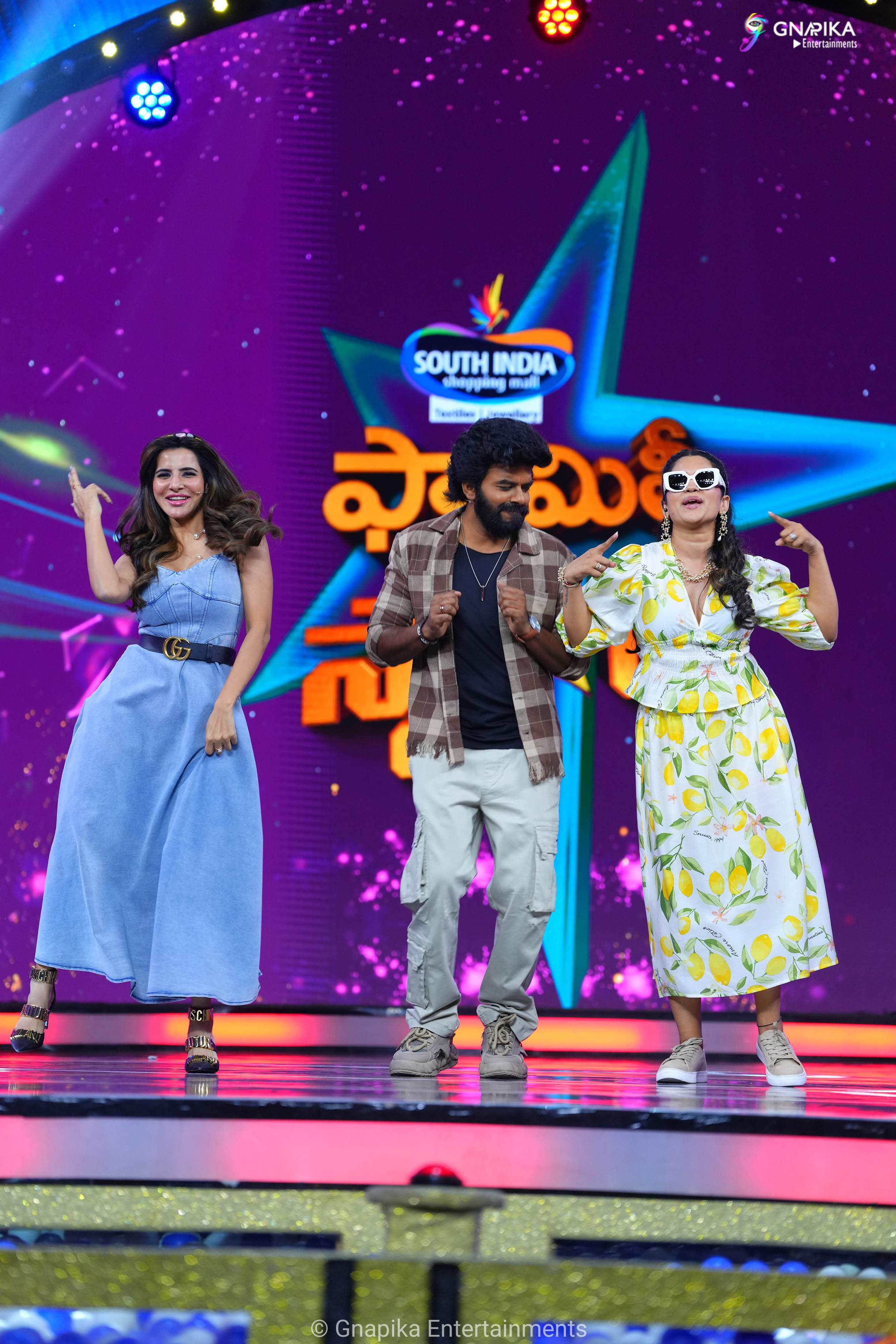 Family stars show photo gallery