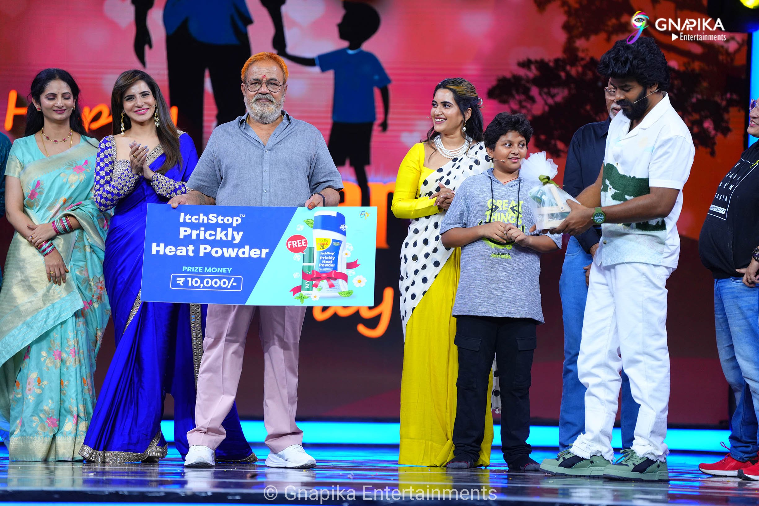 Family stars show photo gallery