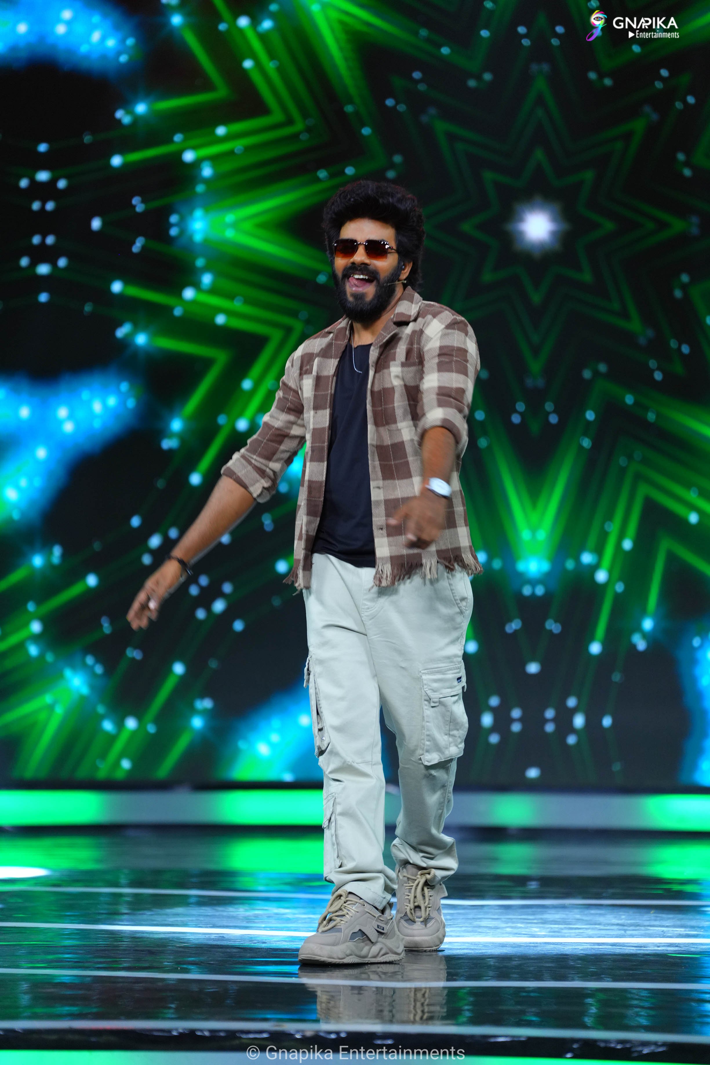 Family stars show photo gallery