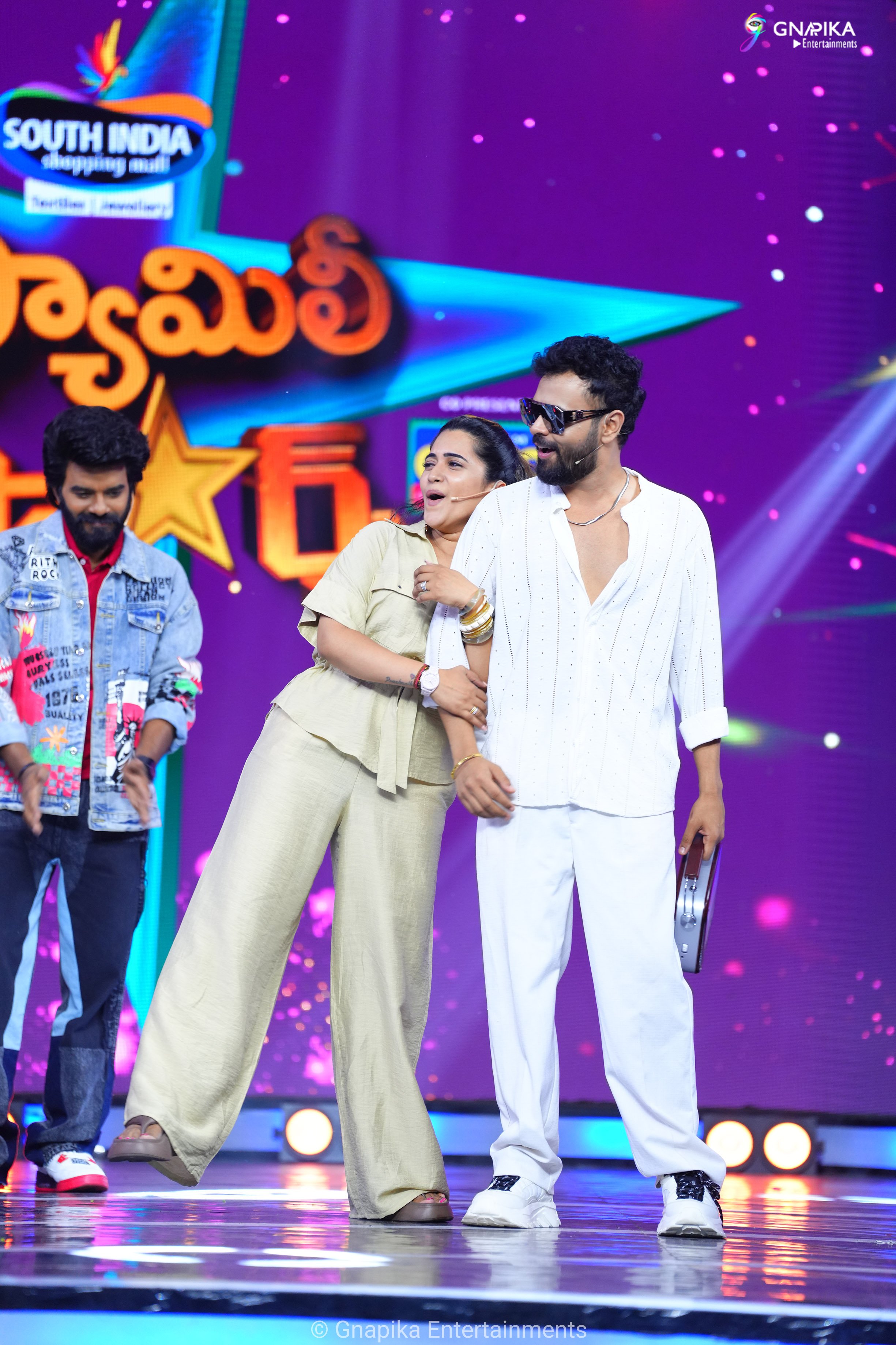 family stars show ashu photos