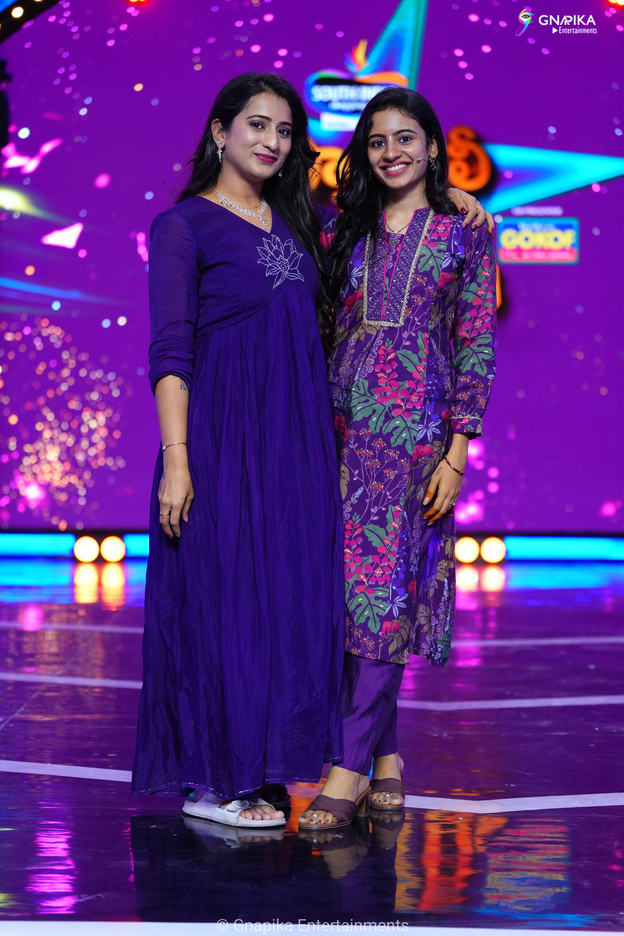 family stars show sravanthi photos